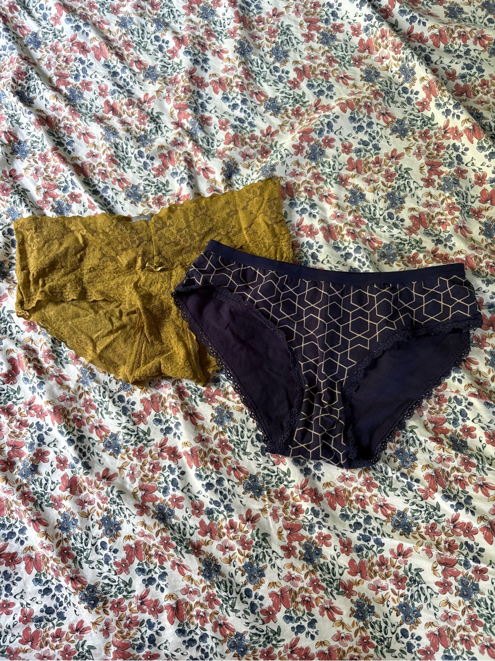 Women’s Lace & Geometric Bikini Panty Set - Mustard & Navy